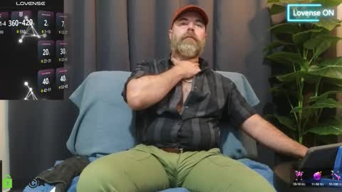 Snapshot of meaty_roll chatting on 09-16-25, 02:34 Meaty Roll online show from 09-16-25, 02:34