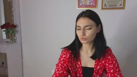 Snapshot of medina_andress chatting on 03-02-25, 11:07 Dina online show from 03-02-25, 11:07