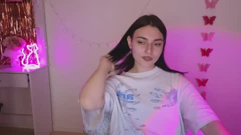 Snapshot of medina_andress chatting on 03-07-25, 04:22 Dina online show from 03-07-25, 04:22