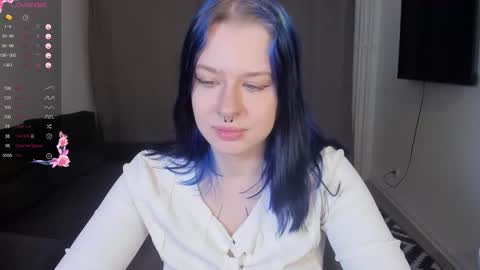 Snapshot of meedlightt chatting on 02-27-26, 07:58 Sue online show from 02-27-26, 07:58