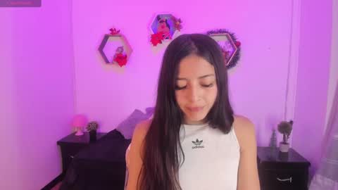 Snapshot of meelanny_ds chatting on 12-08-24, 05:18 online show from 12-08-24, 05:18