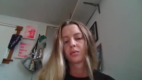 Snapshot of meeturmakers chatting on 09-20-25, 10:33 meeturmakers online show from 09-20-25, 10:33