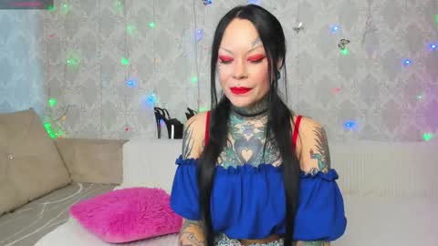 Snapshot of megan_blackmoon chatting on 02-22-25, 07:45 Helena Tuman online show from 02-22-25, 07:45
