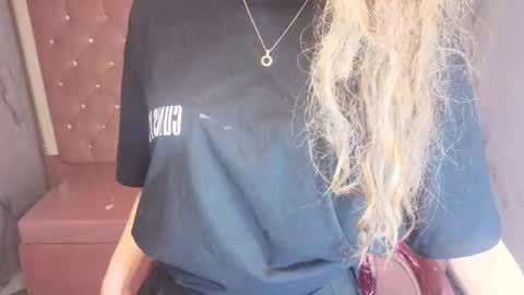 megan_collins_b online show from 11-01-25, 12:51