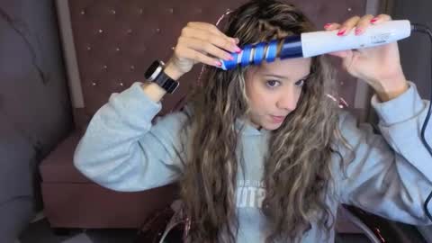 megan_collins_b online show from 11-12-25, 12:49