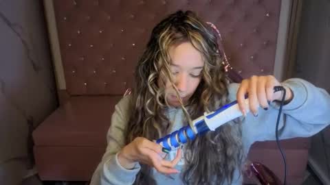 megan_collins_b online show from 11-13-25, 12:48