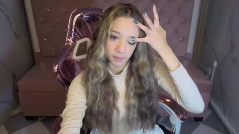 megan_collins_b online show from 11-17-25, 12:44