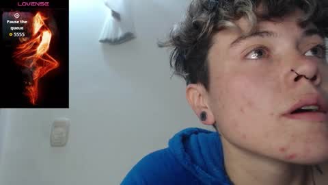 Megan and sophi online show from 10-20-25, 01:28