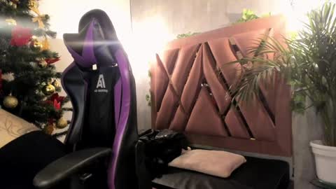   online show from 12-22-24, 02:06