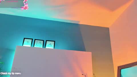    online show from 10-22-25, 03:07