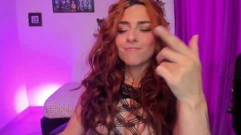                 Laura                 online show from 02-05-25, 10:33