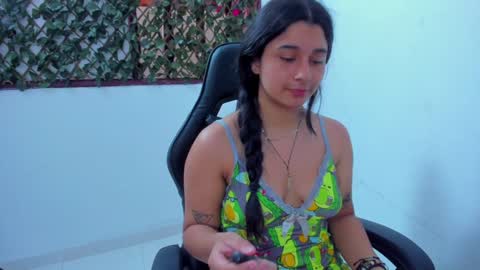 megan white 01  online show from 12-04-24, 07:45