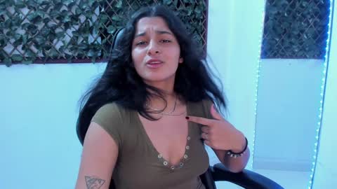 megan white 01  online show from 01-17-25, 01:57