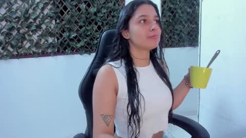 megan white 01  online show from 02-03-25, 02:58