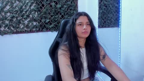 megan white 01  online show from 02-03-25, 06:34