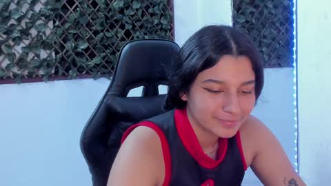 megan white 01  online show from 02-04-25, 05:21