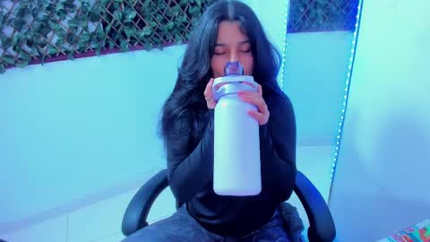 megan white 01  online show from 02-25-25, 02:25