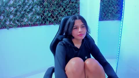 megan white 01  online show from 02-25-25, 08:36