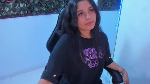 megan white 01  online show from 03-05-25, 11:17