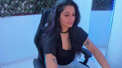 megan white 01  online show from 03-11-25, 04:43