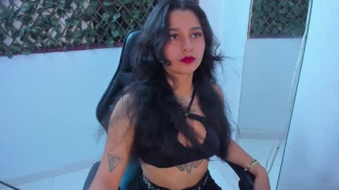 megan white 01  online show from 03-12-25, 11:22