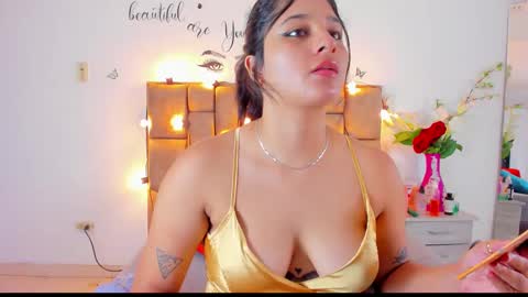 megan white 01  online show from 09-15-25, 08:53