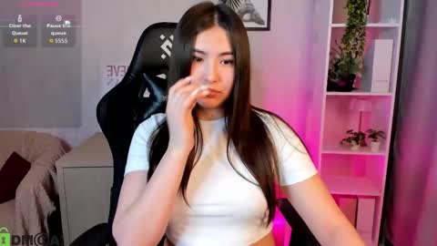 Megan online show from 11-21-25, 09:41