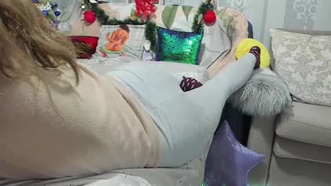 Nicki--------- Welcome to my Room online show from 01-15-25, 07:01