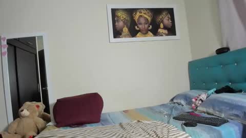 Snapshot of meganhotxx2 chatting on 12-22-25, 04:31 megan online show from 12-22-25, 04:31