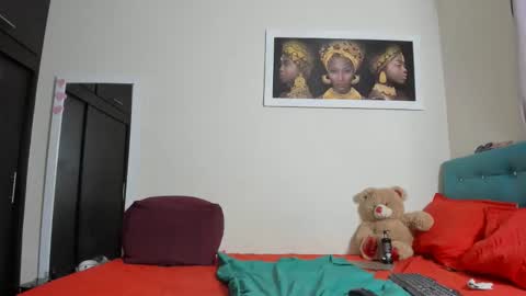 Snapshot of meganhotxx2 chatting on 02-26-26, 02:10 megan online show from 02-26-26, 02:10