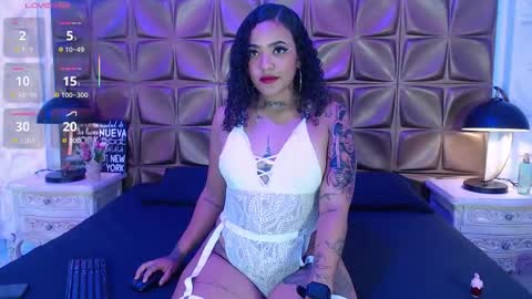 Snapshot of meganlarsson chatting on 10-21-25, 11:55 meganlarsson online show from 10-21-25, 11:55