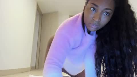 Snapshot of meganmir1 chatting on 02-16-25, 05:15 meganmir1 online show from 02-16-25, 05:15