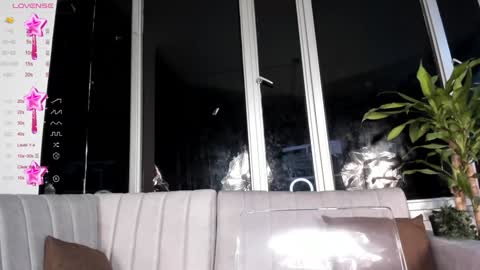 Snapshot of megann__sweet chatting on 01-18-25, 10:28 Mara online show from 01-18-25, 10:28