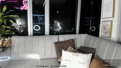 Snapshot of megann__sweet chatting on 02-05-25, 10:41 Mara online show from 02-05-25, 10:41