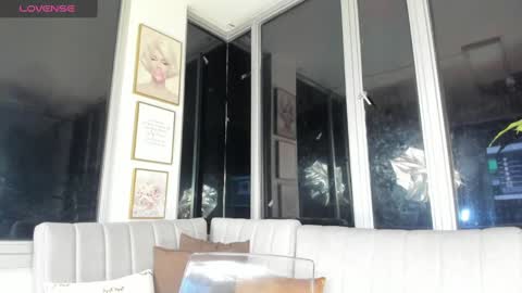 Snapshot of megann__sweet chatting on 02-14-25, 10:28 Mara online show from 02-14-25, 10:28