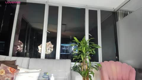 Snapshot of megann__sweet chatting on 03-06-25, 09:58 Mara online show from 03-06-25, 09:58