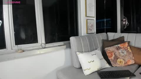 Snapshot of megann__sweet chatting on 03-11-25, 10:29 Mara online show from 03-11-25, 10:29