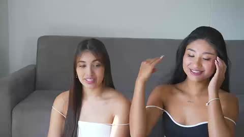 Snapshot of megann__sweet chatting on 09-11-25, 01:22 Mara online show from 09-11-25, 01:22