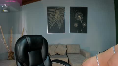 Snapshot of meganscottx chatting on 12-03-24, 07:44 Megan online show from 12-03-24, 07:44