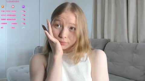 Snapshot of megansuns chatting on 11-21-25, 03:22 Megan online show from 11-21-25, 03:22