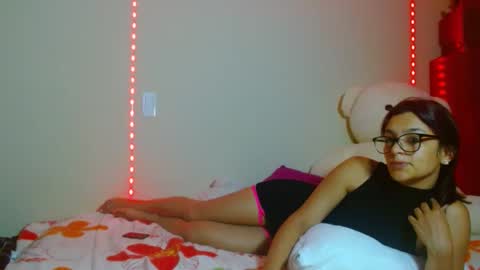 Snapshot of meganxox25 chatting on 09-30-25, 02:27 meganxox25 online show from 09-30-25, 02:27