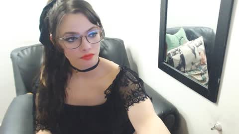 Snapshot of meghan_cherrys chatting on 01-10-25, 08:18 meghan online show from 01-10-25, 08:18