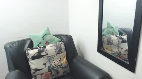 Snapshot of meghan_cherrys chatting on 02-14-25, 06:56 meghan online show from 02-14-25, 06:56