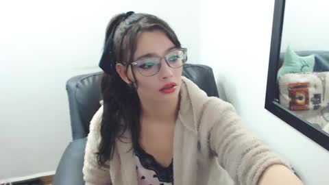 Snapshot of meghan_cherrys chatting on 02-19-25, 06:22 meghan online show from 02-19-25, 06:22