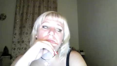 Snapshot of meilomawesa chatting on 09-24-25, 06:33 MeilomaWesa online show from 09-24-25, 06:33