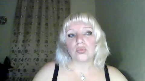 Snapshot of meilomawesa chatting on 10-19-25, 09:15 MeilomaWesa online show from 10-19-25, 09:15