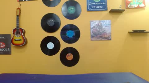 MEIS online show from 09-17-25, 02:57