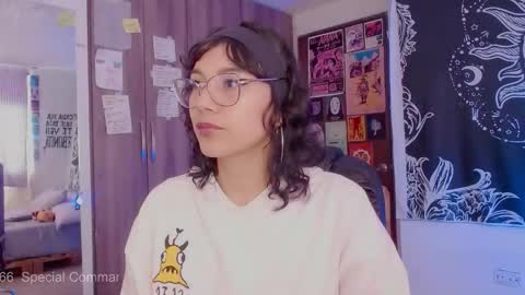 Melissa  -  -  Please help me to reach 100 thumbs up online show from 10-14-25, 04:19