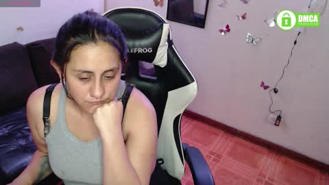 Snapshot of mel_raise chatting on 11-13-25, 02:10 mel raise online show from 11-13-25, 02:10