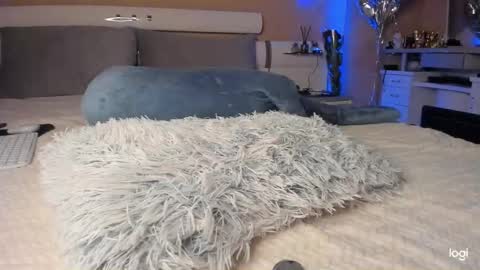 Snapshot of mela911carrera chatting on 10-16-25, 05:14 Start every day 2000 - 700 online show from 10-16-25, 05:14